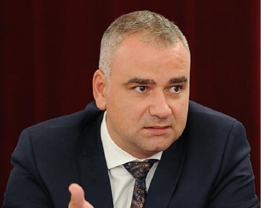 PNL Iaşi îi solicită primarului Chirica să-şi ceară scuze, după ce a spus că somalezii, congolezii şi sirienii sunt "naţiuni coborâte din copac". Edilul a explicat că a folosit "o metaforă"