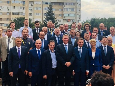 Iohannis către liberali: Aveţi o echipă cu oameni competenţi şi pregătiţi să îşi asume intrarea la guvernare. Trebuie să fiţi pregătiţi să intraţi la guvernare în orice moment!/Orban: Trebuie să ne pregătim pentru guvernare 
