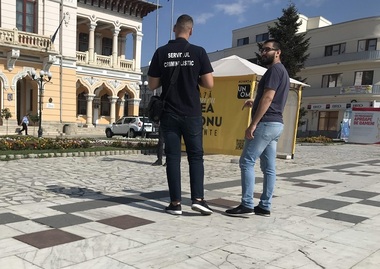 Buzău: Corturi de campanie vandalizate. PSD: Cum a fost posibil să fie vandalizate corturile candidaţilor PSD, PNL şi Pro România, iar cortul candidatului USR -PLUS să rămână intact? - FOTO
