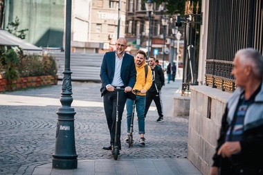 Kelemen Hunor şi-a depus candidatura pentru alegerile prezidenţiale: „Astăzi e puţin să avem o ţară normală, e nevoie de mai mult. Nu trebuie politicienii să se ocupe de fericirea oamenilor”