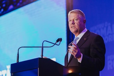 Iohannis: PSD din prima zi de mandat a început să atace România şi pe români; au început cu justiţia, ei gaşca de penali, au început să înşurubeze neamuri şi pretenari în învăţământ, în sănătate şi nu s-au mai oprit