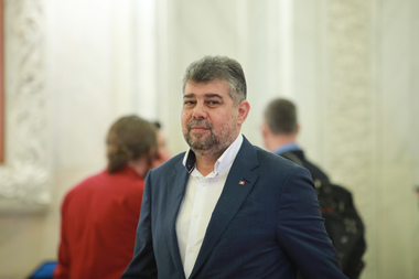Marcel Ciolacu, după respingerea proiectului privind alegerea primarilor în două tururi: PNL a chiulit, asta ca să ştiţi când îi mai auziţi rupându-şi cămaşa de pe ei la televizor de grija ţării. Fără voturile foştilor pesedişti nu pot să facă nimic singuri