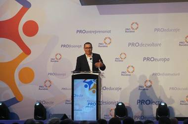Victor Ponta: Să dai Tarom pe mâna unui interlop agramat şi corupt care se crede ministru - Răzvan Cuc, este pur şi simplu o crimă; Mă bucur că am votat pentru demiterea unui Guvern în care prostia şi hoţia sunt singurele elemente definitorii
