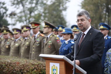 Ciolacu, de Ziua Armatei, către militari: Mă voi lupta pentru drepturile dumneavoastră, şi mă refer aici la pensiile militare pe care unii vor să le pună în altă categorie