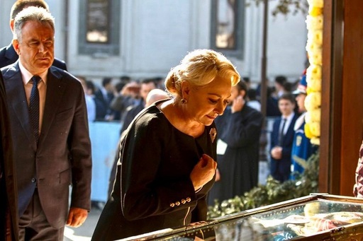Viorica Dăncilă şi Theodor Paleologu, la slujba de la Patriarhie cu ocazia Sărbătorii Cuviosului Dimitrie cel Nou, ocrotitor al Bucureştiului - VIDEO, FOTO