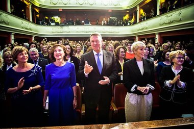 Iohannis: România e ţara în care hoţii stau în puşcărie, nu la butoanele politice