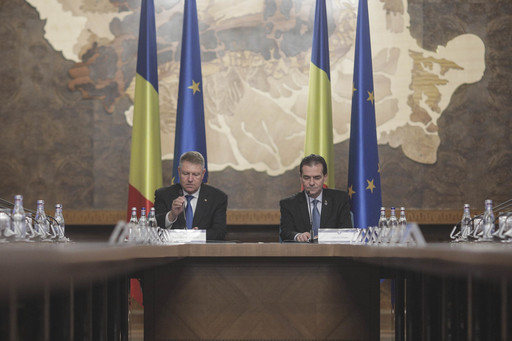 Guvernul Orban, reunit în şedinţă informală la Palatul Victoria/ Preşedintele Klaus Iohannis le-a adresat câteva cuvinte şi le-a urat succes
