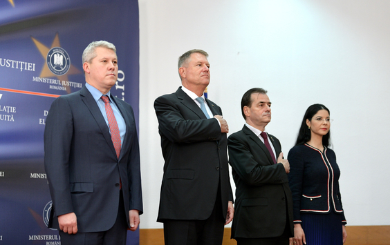 Iohannis, la Ministerul Justiţiei: Se închide o etapă de tristă amintire. Trebuie reluată discuţia pe legile justiţiei 