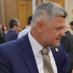 Candidatul la alegerile prezidenţiale Ninel Peia, dat dispărut joi, a fost găsit la o mânăstire din Moldova