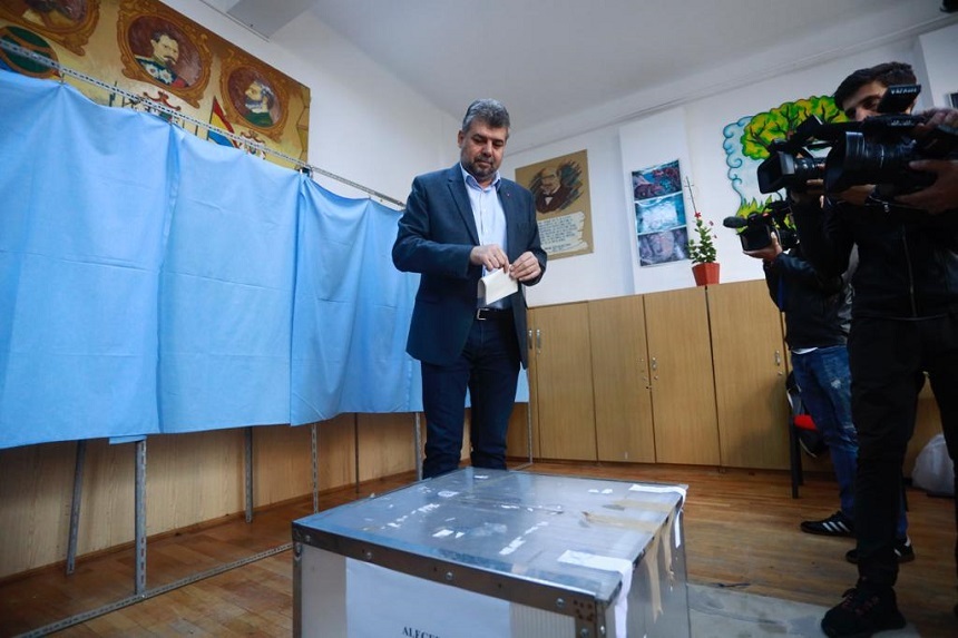 Alegeri prezidenţiale 2019 - Marcel Ciolacu a votat ”cu speranţa unei Românii mult mai bune şi mai liniştite” - FOTO