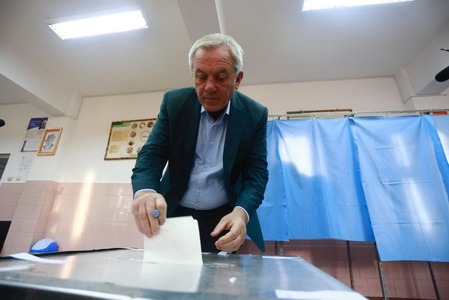 Alegeri prezidenţiale 2019 - Primar Buzău, după ce a votat: La patru sau cinci ani, trebuie să ne spunem cuvântul, să nu ia altcineva decizia pentru noi 