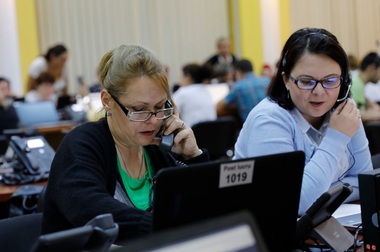 Alegeri prezidenţiale 2019 - Peste 1.600 de angajaţi ai Serviciului de Telecomunicaţii Speciale asigură asistenţă tehnică pentru operatorii de calculator şi preşedinţii secţiilor de votare din ţară şi din străinătate, precum şi intervenţie operativă