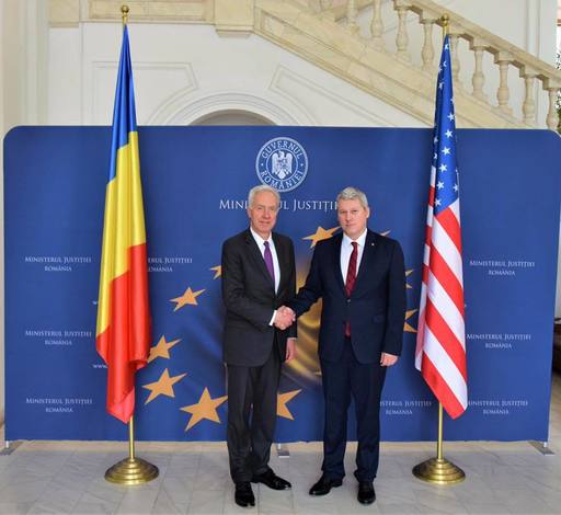 Întâlnire între Cătălin Predoiu şi Hans Klemm, la Ministerul Justiţiei - Refacerea legilor justiţiei şi finalizarea codurilor penale sunt obiective esenţiale în perioada care urmează
