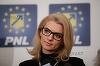 Gorghiu: Nu contează cât stai pe tocuri în faţa jurnaliştilor, prestaţia unui candidat nu se judecă în funcţie de câte broşe şi ceasuri scumpe are