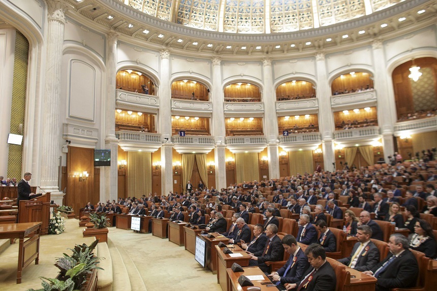 Şedinţă solemnă a Parlamentului de Ziua Naţională - Iohannis: Marele câştig al acestui an este că românii au spus că vor o Românie proeuropeană/ Ciolacu: E nevoie de un proiect naţional, Declaraţii ale lui Orban şi Meleşcanu - VIDEO, FOTO