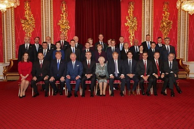 Preşedintele Klaus Iohannis participă miercuri la reuniunea Consiliului Nord-Atlantic, unde va evidenţia contribuţiile României în cadrul NATO. Marţi seară, la recepţia de la Palatul Buckingham, a discutat cu preşedintele Trump - FOTO, VIDEO