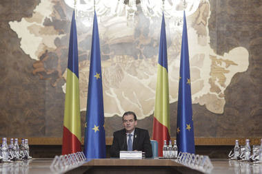 Guvernul Orban se reuneşte în şedinţă, pe ordinea de zi având un Memorandum privind Secţia specială şi decizia de asumare a răspunderii pentru abrogarea OUG 51/2019