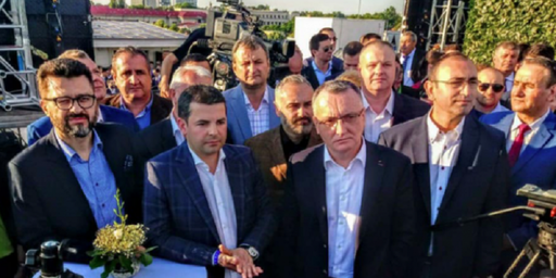Daniel Constantin, Sorin Câmpeanu şi alţi 14 membri fondatori, parlamentari, coordonatori de filială demisionează din Pro România/ Reacţia lui Victor Ponta