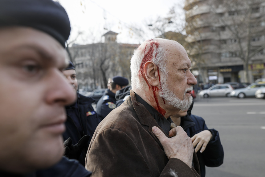 Gelu Voican Voiculescu a depus plângere împotriva persoanei care l-a lovit/ Bărbatul urmează să fie audiat