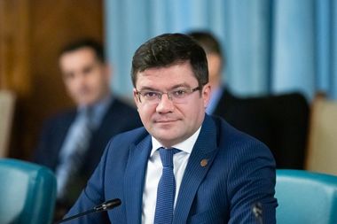 Costel Alexe: Mă lasă rece ameninţările cu plângeri penale, aluziile şi ironiile ieftine la care apelează doamna Gabriela Firea, pentru a masca propria indolenţă şi ineficienţă
