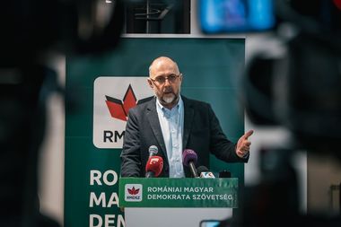 Kelemen Hunor: Partidele care doresc într-adevăr alegeri parlamentare anticipate ar trebui să susţină moţiunea de cenzură /  Sunt şanse foarte bune să existe încă şapte-opt voturi, iar moţiunea să treacă