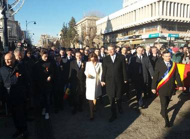 Iohannis, către un bărbat care i-a cerut să oprească corupţia: Facem ordine!