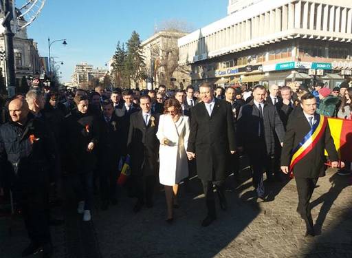 Iohannis, către un bărbat care i-a cerut să oprească corupţia: Facem ordine!