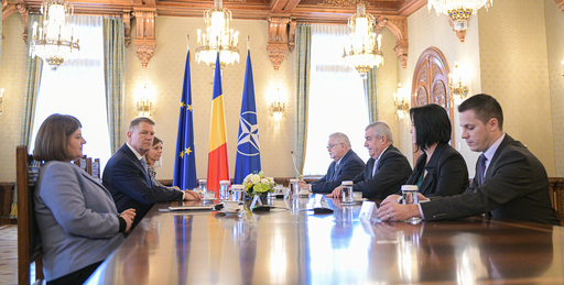 Tăriceanu spune că ALDE nu are propunere de premier, dar are "toată deschiderea de a discuta cu partidele găsirea unei soluţii de agregare a unei majorităţi": Nu suntem în favoarea alegerilor anticipate