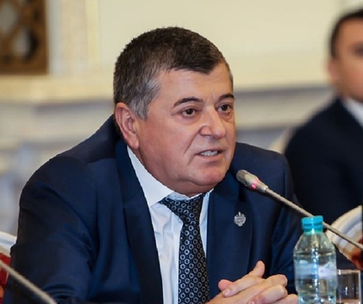 Senatorul Emanoil Savin părăseşte grupul parlamentar PNL: Mi-au făcut o surpriză să-mi pună un condamnat să mă conducă