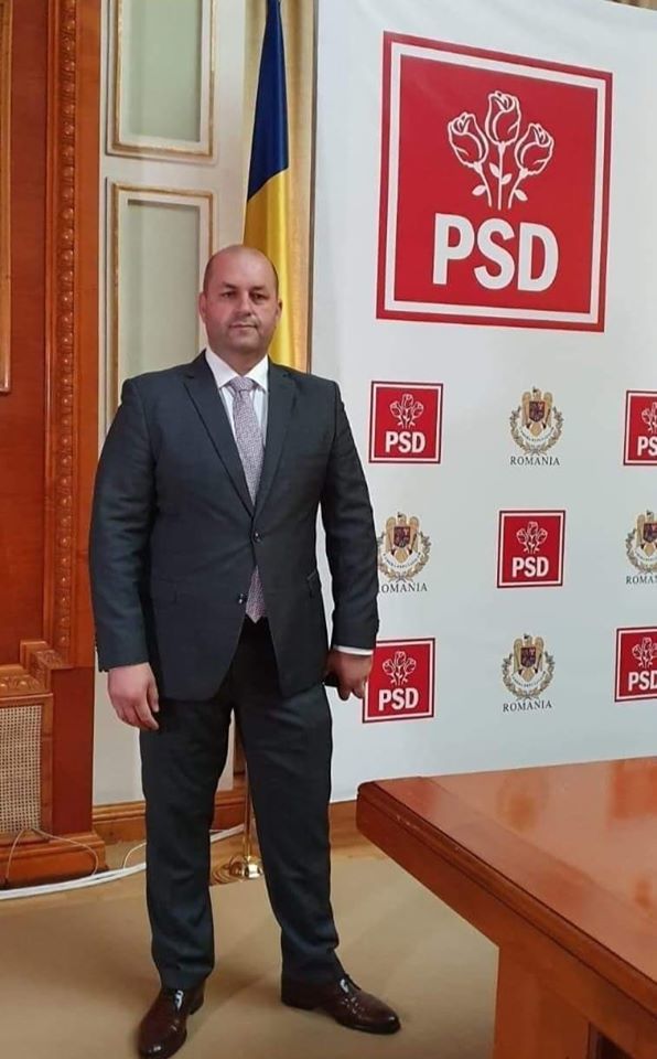 Deputatul Dorel Căprar, inculpat în dosarul şpăgilor adunate de DRDP Timişoara, ales preşedinte al PSD Arad/ Şedinţa a avut loc, deşi conducerea formaţiunii a cerut amânarea/ Mihai Fifor a refuzat să participe