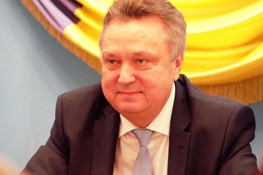 Prefectul de Hunedoara, izolat la locul de muncă/ El a intrat în contact cu liberalii confirmaţi cu coronavirus