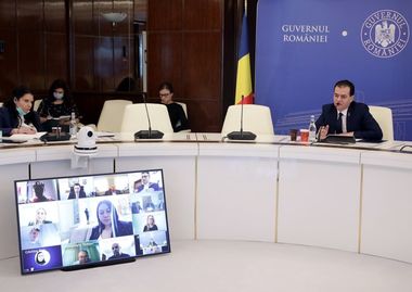 Ludovic Orban a primit asigurări de la reprezentanţii marilor reţele comerciale din sectorul alimentar că toate magazinele sunt operaţionale, nu sunt probleme legate fluxul de mărfuri şi nu există stocuri diminuate