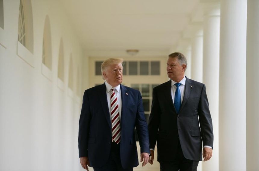 Klaus Iohannis, convorbire telefonică cu Donald Trump pe tema coronavirus/ Iohannis a transmis condoleanţe pentru pierderile de vieţi omeneşti cauzate de pandemie/ Trump şi-a manifestat intenţia de a trimite ventilatoare pentru dotarea spitalelor