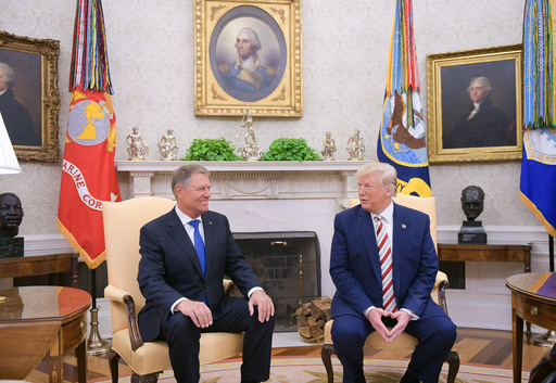 Iohannis, întrebat despre discuţia cu Donald Trump: Am discutat despre impactul economic, despre măsurile de relaxare, dar şi despre securitatea flancului estic al NATO