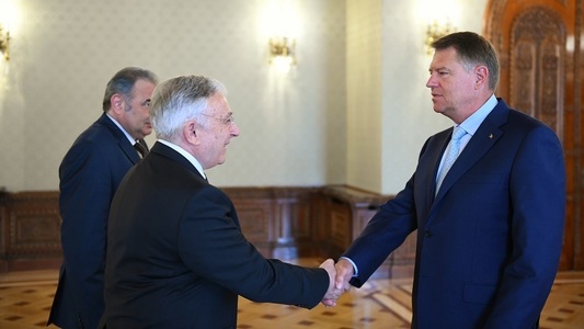 Preşedintele Klaus Iohannis discută cu guvernatorul BNR, cu premierul şi cu ministrul Finanţelor situaţia economică în contextul epidemiei de coronavirus