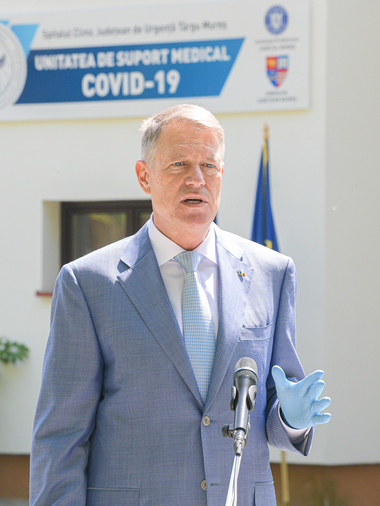Iohannis: 15 mai este doar un termen administrativ când se termină starea de urgenţă, dar, din păcate, epidemia nu se arată în retragere. Mare, mare grijă, vă rog, dragi români, ca să nu dăm cu piciorul la tot ce am realizat 