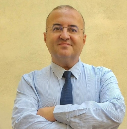 Claudiu Săftoiu, director general al Editurii Didactice şi Pedagogice, în timpul dezbaterii moţiunii împotriva ministrului Educaţiei: Monica Cristina Anisie, profesorul care înalţă, ca profesor şi ministru, interesul pentru elevii şi studenţii români