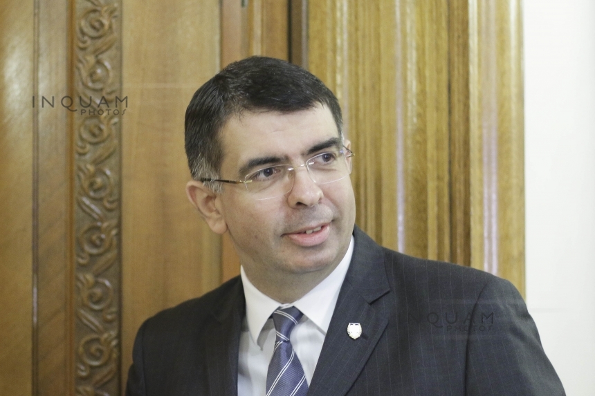 Cazanciuc reclamă la CCR un conflict juridic Parlament - Parchetul ICCJ, în cazul dosarului penal deschis lui Tăriceanu pentru că în calitate de preşedinte al Senatului nu a supus votului plenului vacantarea mandatului unui senator declarat incompatibil