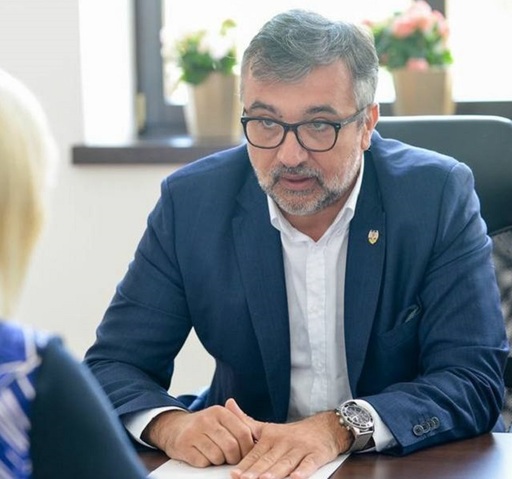 Romaşcanu, despre finanţele PSD: Suntem într-o situaţia financiară rezonabilă. Mai există datorii, dar trebuie discutate / Despre banii datoraţi consultantului Anton Pisaroglu: Trebuie pusă în balanţă activitatea sa cu ce are partidul disponibil
