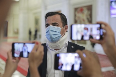 Camera Deputaţilor: Dezbaterea moţiunii simple ”Guvernul PNL după Grindă se cunoaşte”, amânată din cauza problemelor de Sănătate ale  ministrului Dezvoltării Ion Ştefan - VIDEO