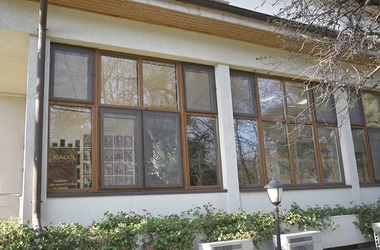 Proiectele care solicitau desfiinţarea Institutului Revoluţiei Române şi a Institutului Levantului, respinse de Senat şi Camera Deputaţilor