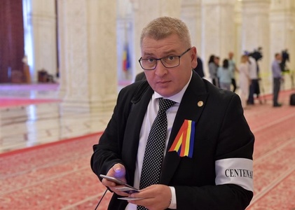 Florin Roman: Am atacat la CCR legea prin care PSD vinde România la bucată