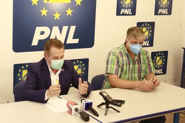 Preşedintele Federaţiei Române de Tenis de Masă, Cristinel Romanescu, candidatul PNL la şefia Consiliului Judeţean Buzău/ Medicul Adrian Zoican va intra în cursa pentru Primăria Buzău