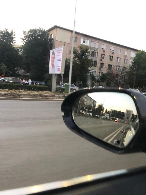 Candidatul Alianţei USR-PLUS pentru Primăria Sector 5 îl acuză de abuz în serviciu pe primarul Daniel Florea, după ce panourile publicitare stradale i-au fost îndepărtate - FOTO