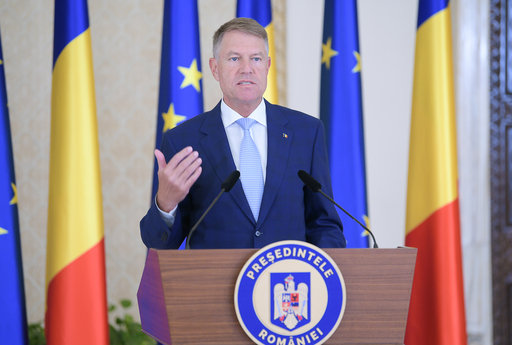 Iohannis a promulgat legea prin care personalul care are acces la informaţii clasificate primeşte o majorare de 25% la salariu