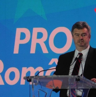 Cătălin Nechifor (Pro România) îi cere premierului Ludovic Orban ca anul şcolar să înceapă de la 1 octombrie