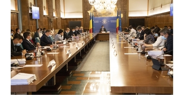 Guvernul discută vineri o OUG care prevede sporuri pentru angajaţii din DSP judeţene şi din Bucureşti care contribuie la prevenirea efectelor pandemiei de COVID-19 / Măsuri şi pentru zilieri şi persoanele care lucrează sezonier