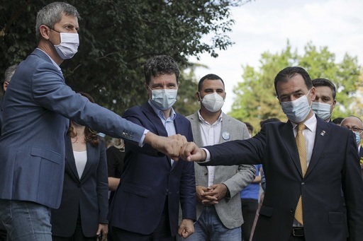Nicuşor Dan: Campania aceasta este de fapt a bucureştenilor care vor ca administraţia să fie una de bun simţ/ Barna: Avem echipa care va scoate din Bucureşti această plagă PSD-istă/ Orban: M-am săturat de PSD la butoanele Bucureştiului  - VIDEO, FOTO