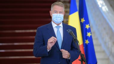 Iohannis a promulgat legea prin care încălcarea măsurilor dispuse prin ordinul de protecţie e pedepsită cu închisoare de la 6 luni la 5 ani
