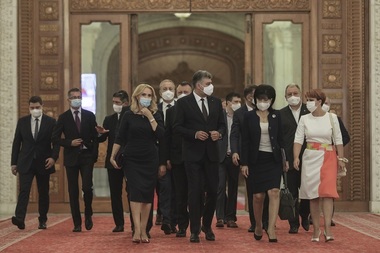 UPDATE - Congres PSD - Marcel Ciolacu, ales preşedinte PSD: Mulţumesc pentru votul de astăzi, sunt onorat, dar sunt foarte obligat /Întrebat cine va deconta posibila pierdere a alegerilor: Decontul e al meu şi mi-l asum în totalitate  - FOTO, VIDEO